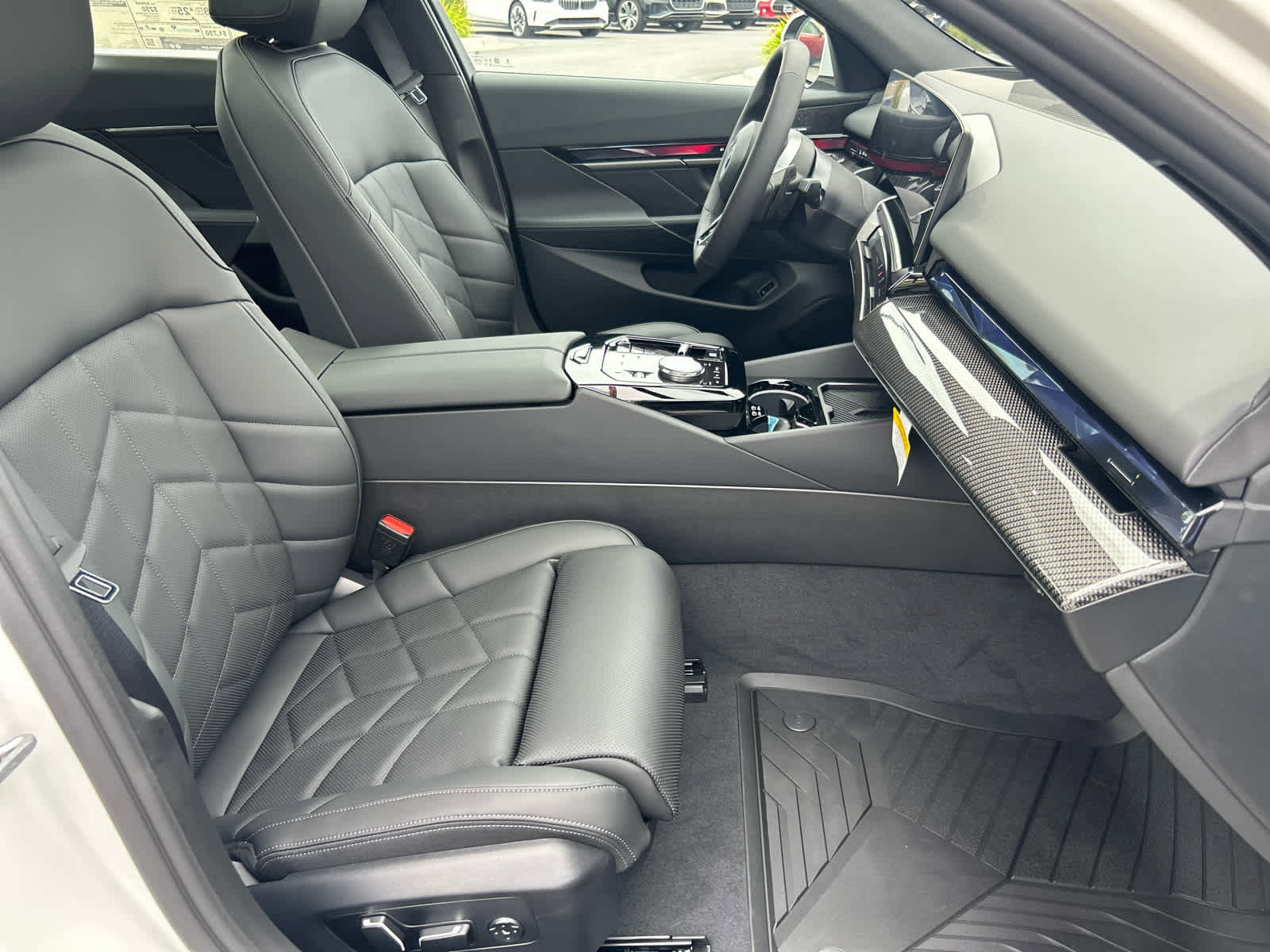 Used 2026 BMW 550e xDrive image 15