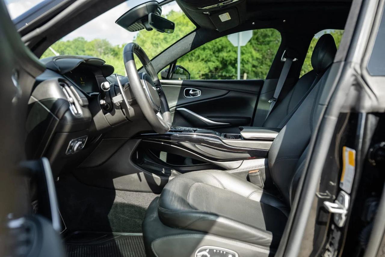 Used 2021 Aston Martin DBX AWD/4WD image 12