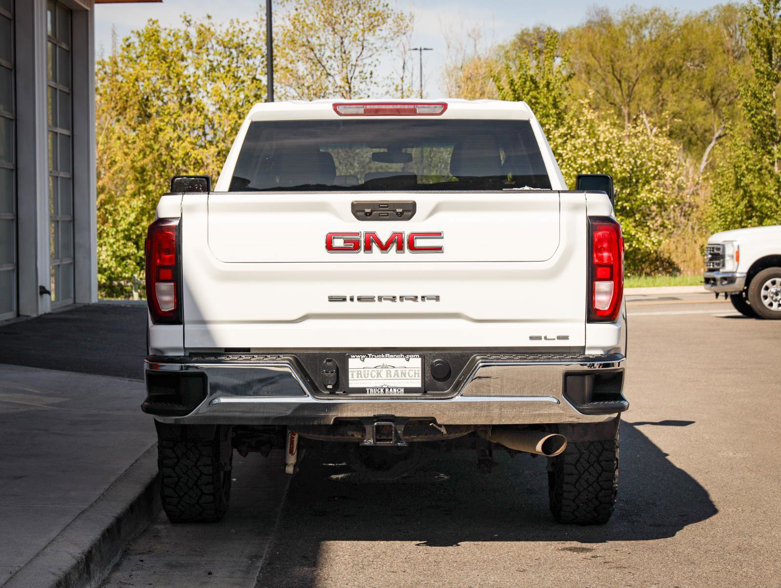 Used 2023 GMC Sierra 2500 SLE w/ SLE Convenience Package AWD/4WD image 4