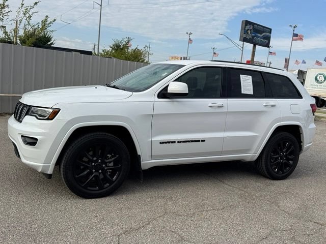 Used 2022 Jeep Grand Cherokee Laredo X AWD/4WD image 3