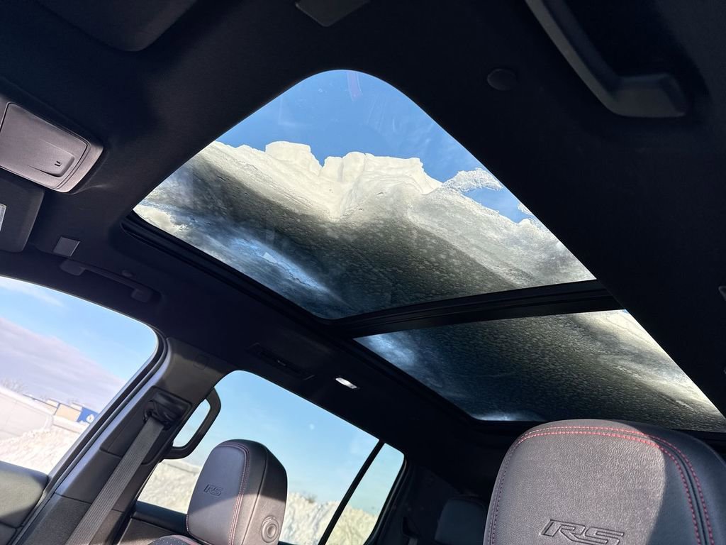 Used 2024 Chevrolet Traverse RS w/ LPO, Floor Liner Package image 22