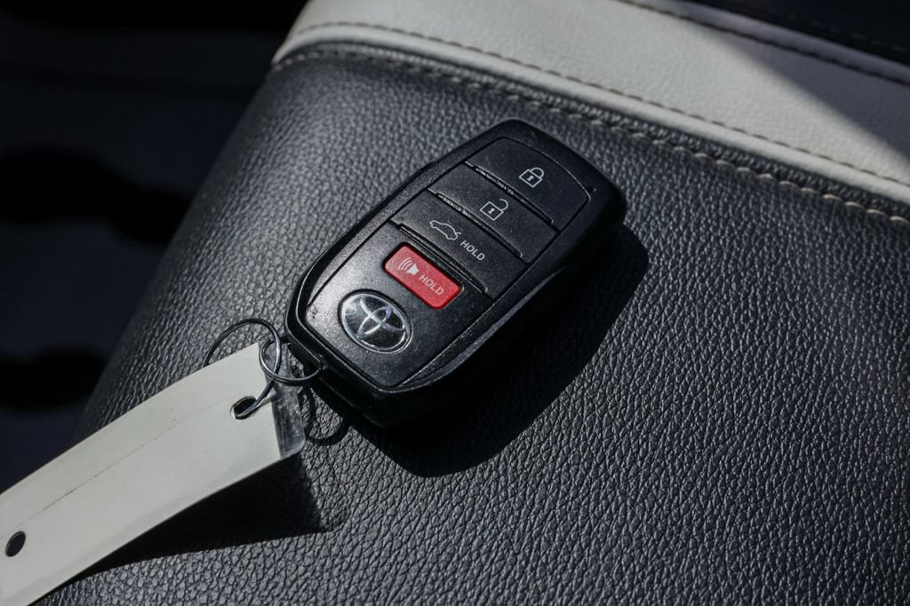Used 2025 Toyota Camry SE FWD image 36