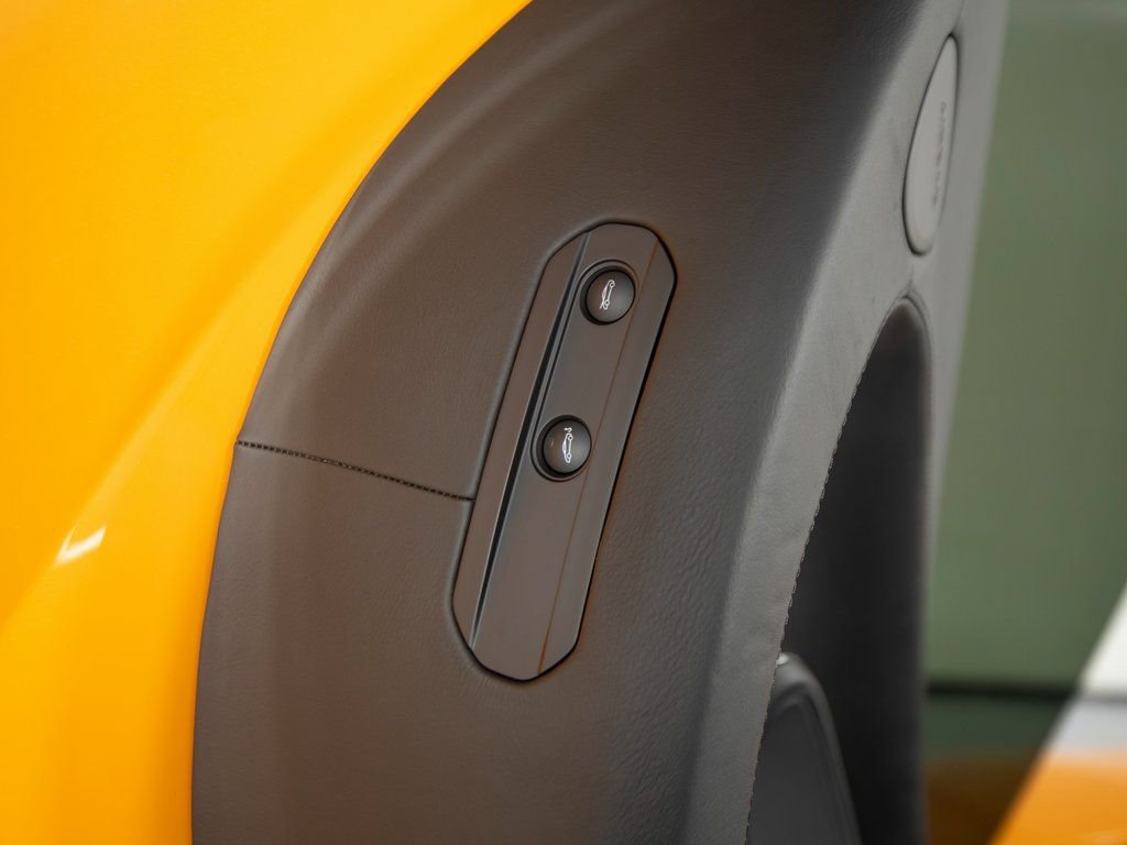 Used 2023 McLaren GT image 13