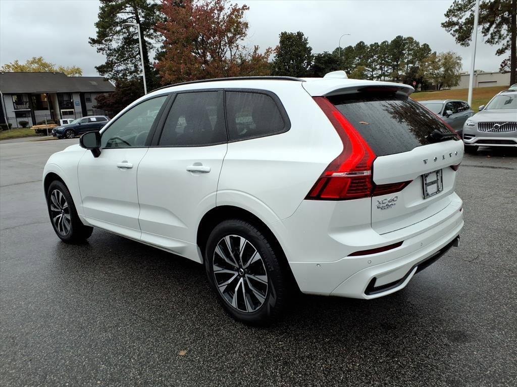 Certified 2025 Volvo XC60 B5 Plus image 7