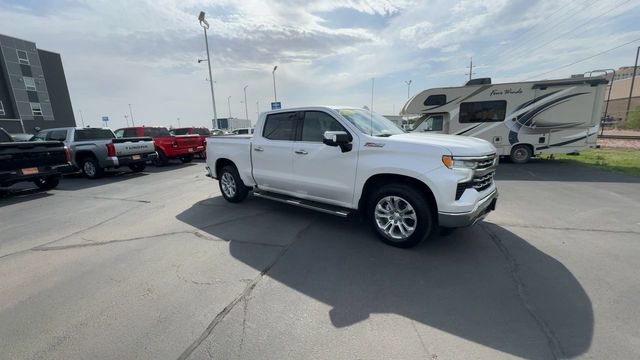 Used 2022 Chevrolet Silverado 1500 LTZ AWD/4WD image 2