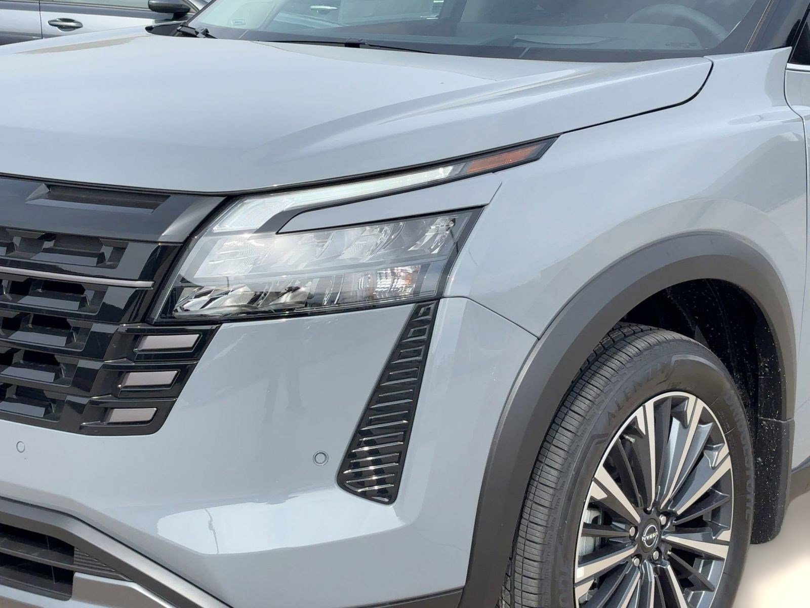 New 2026 Nissan Pathfinder Platinum image 11