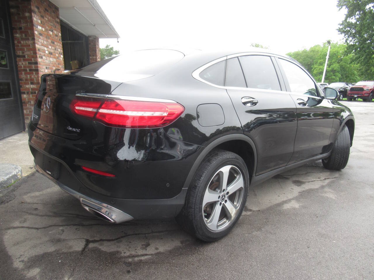Used 2019 Mercedes-Benz GLC 300 4MATIC Coupe image 10