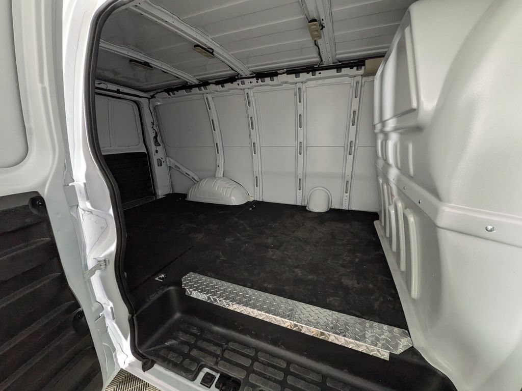 New 2026 Chevrolet Express 2500 w/ Driver Convenience Package RWD image 19