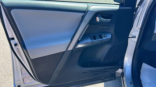 Used 2017 Toyota RAV4 Platinum AWD/4WD image 16