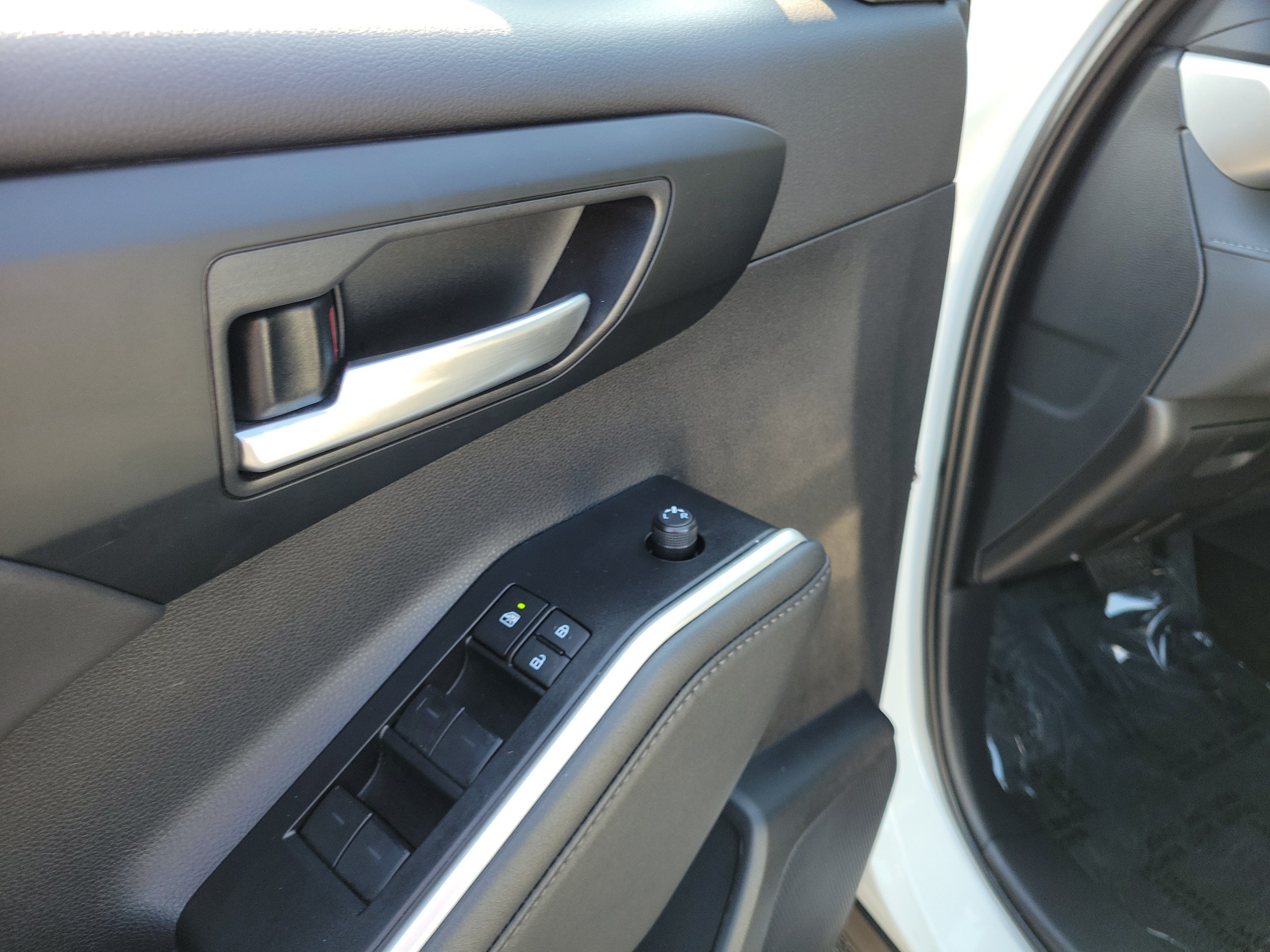 Used 2026 Toyota Highlander XLE AWD/4WD image 18