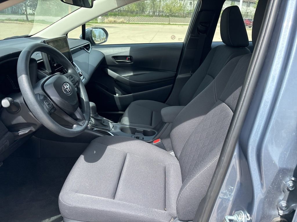 Used 2026 Toyota Corolla LE FWD image 12
