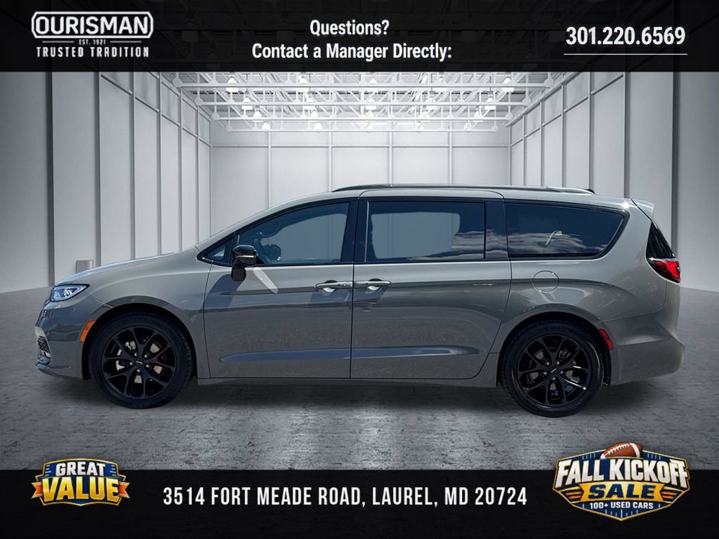 Used 2025 Chrysler Pacifica Limited FWD image 3