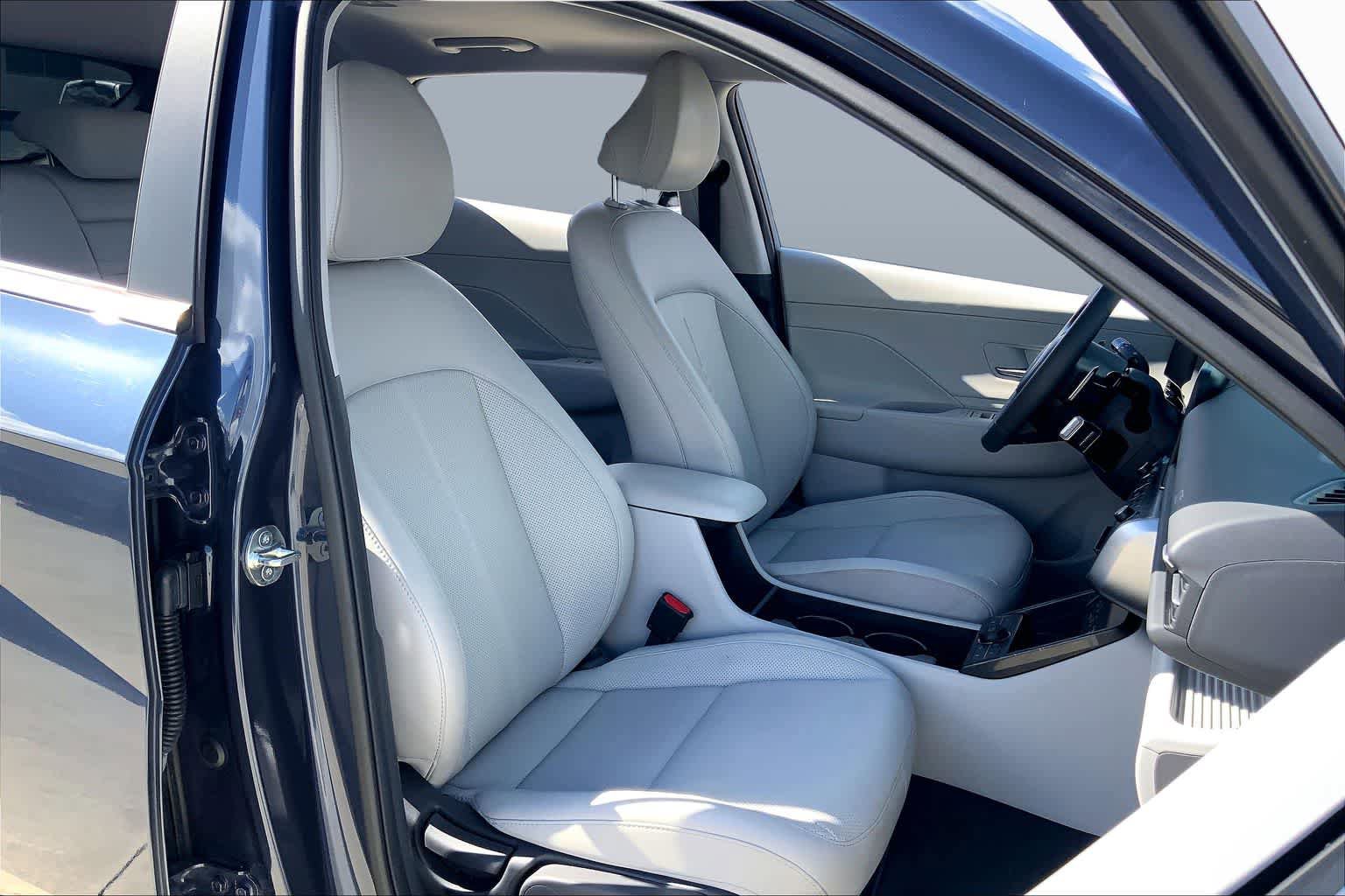 Used 2024 Hyundai Kona Limited FWD image 8