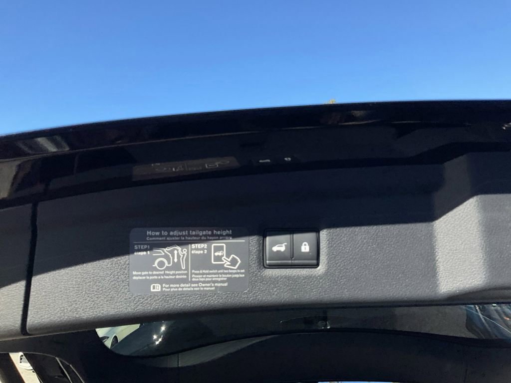 Used 2025 INFINITI QX50 Sport image 11