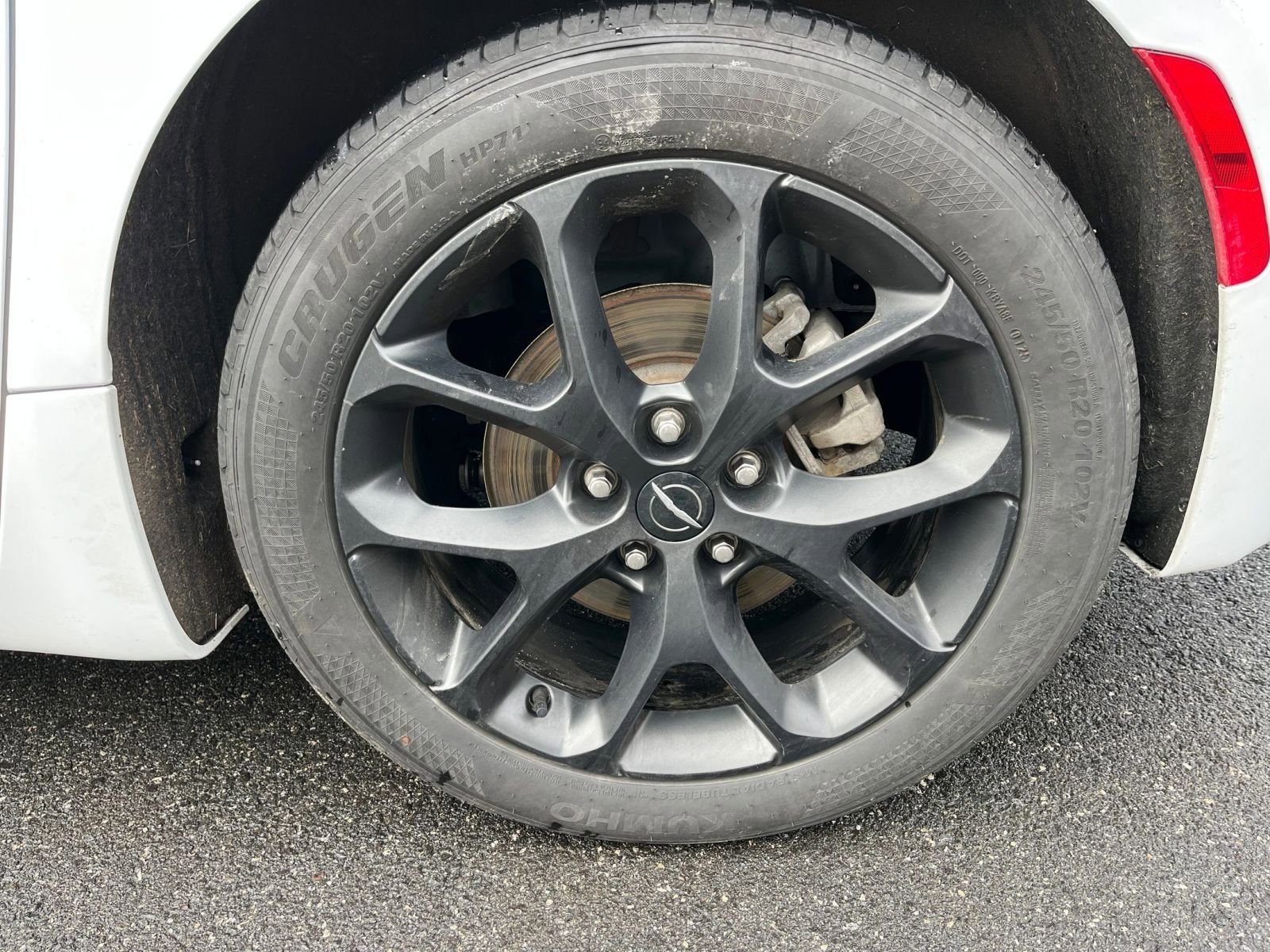 Used 2025 Chrysler Pacifica Limited image 33