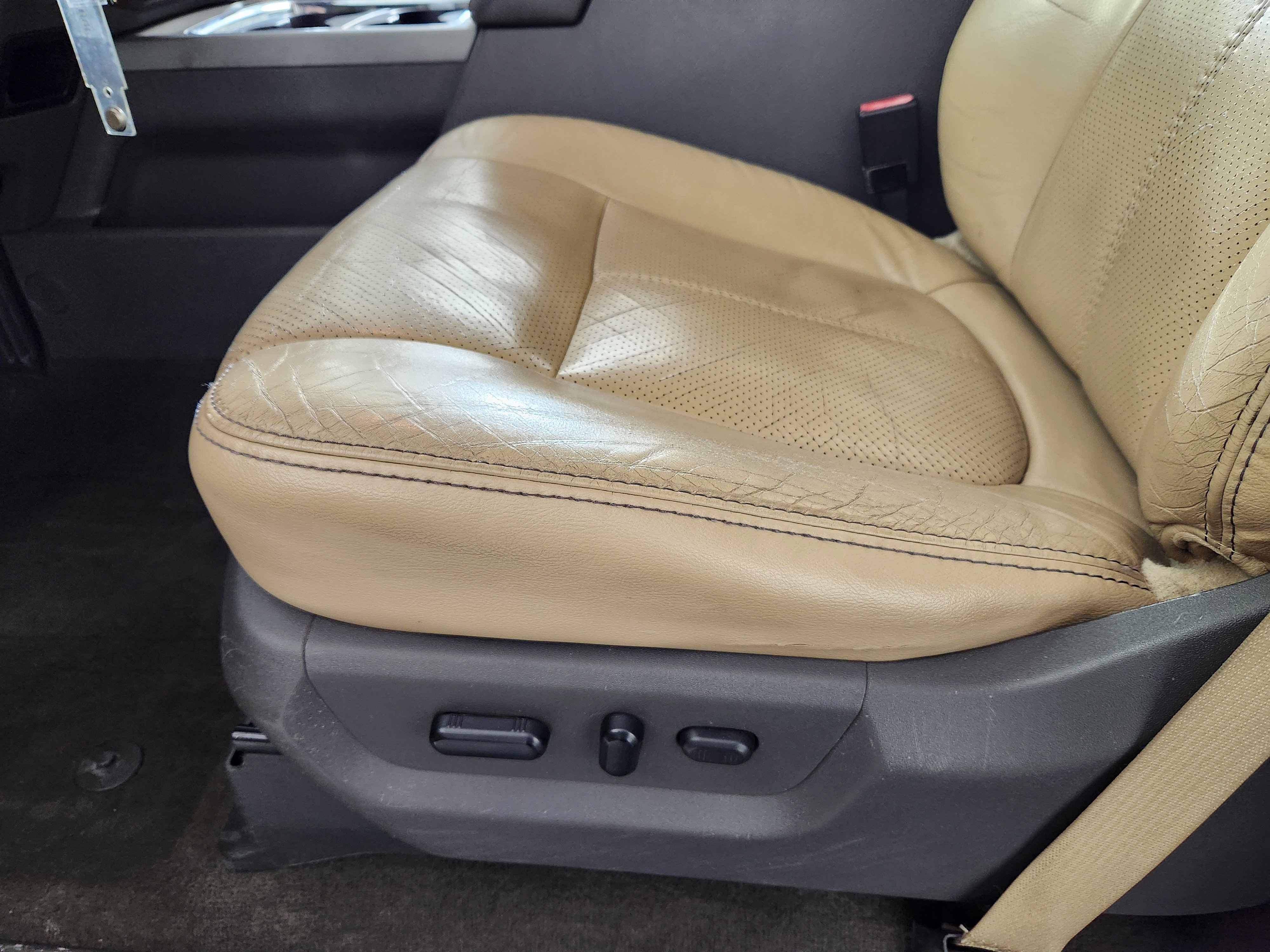 Used 2012 Ford F250 Lariat w/ Chrome Pkg image 13
