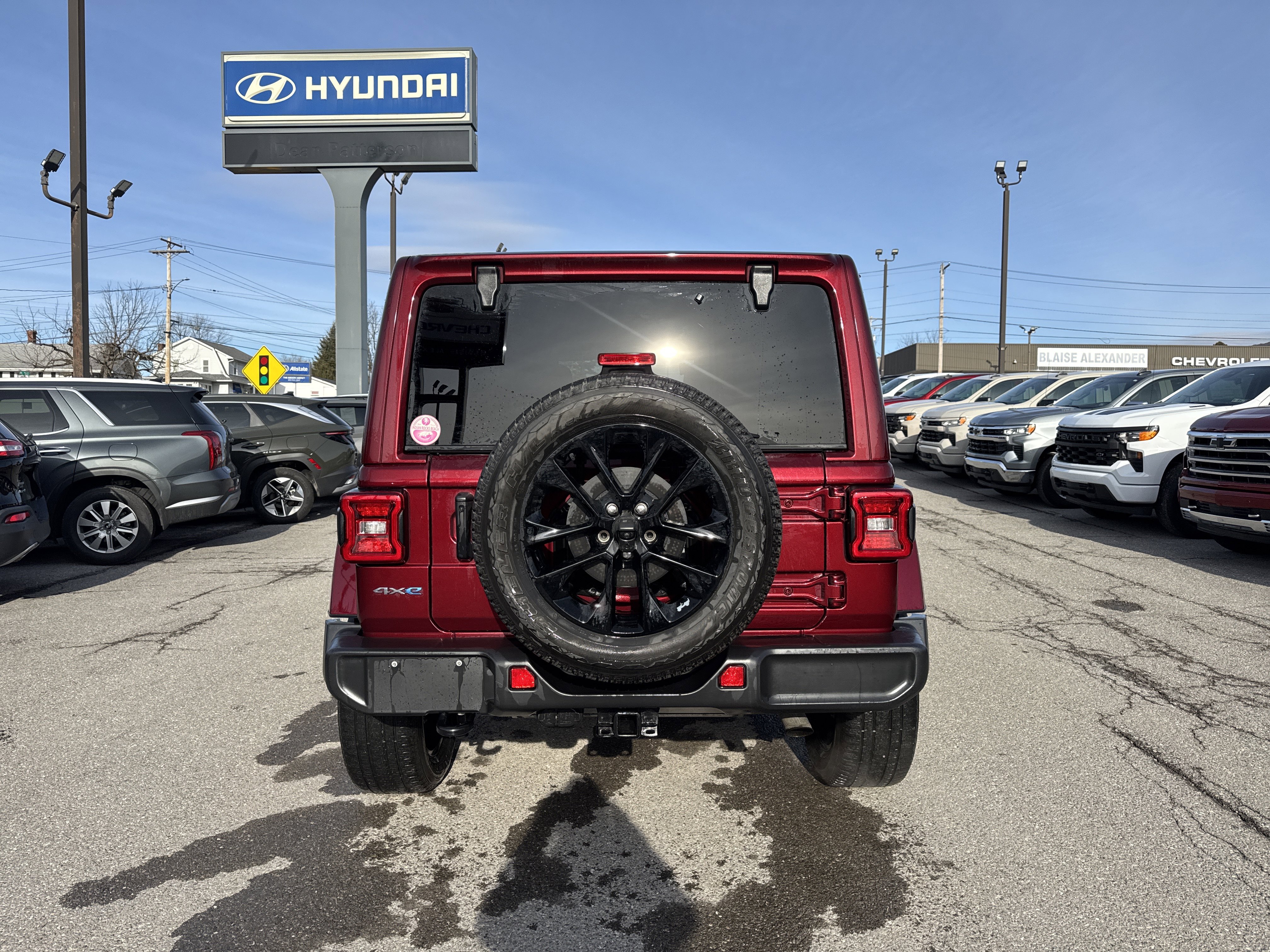 Used 2021 Jeep Wrangler Unlimited Sahara w/ Cold Weather Group image 4