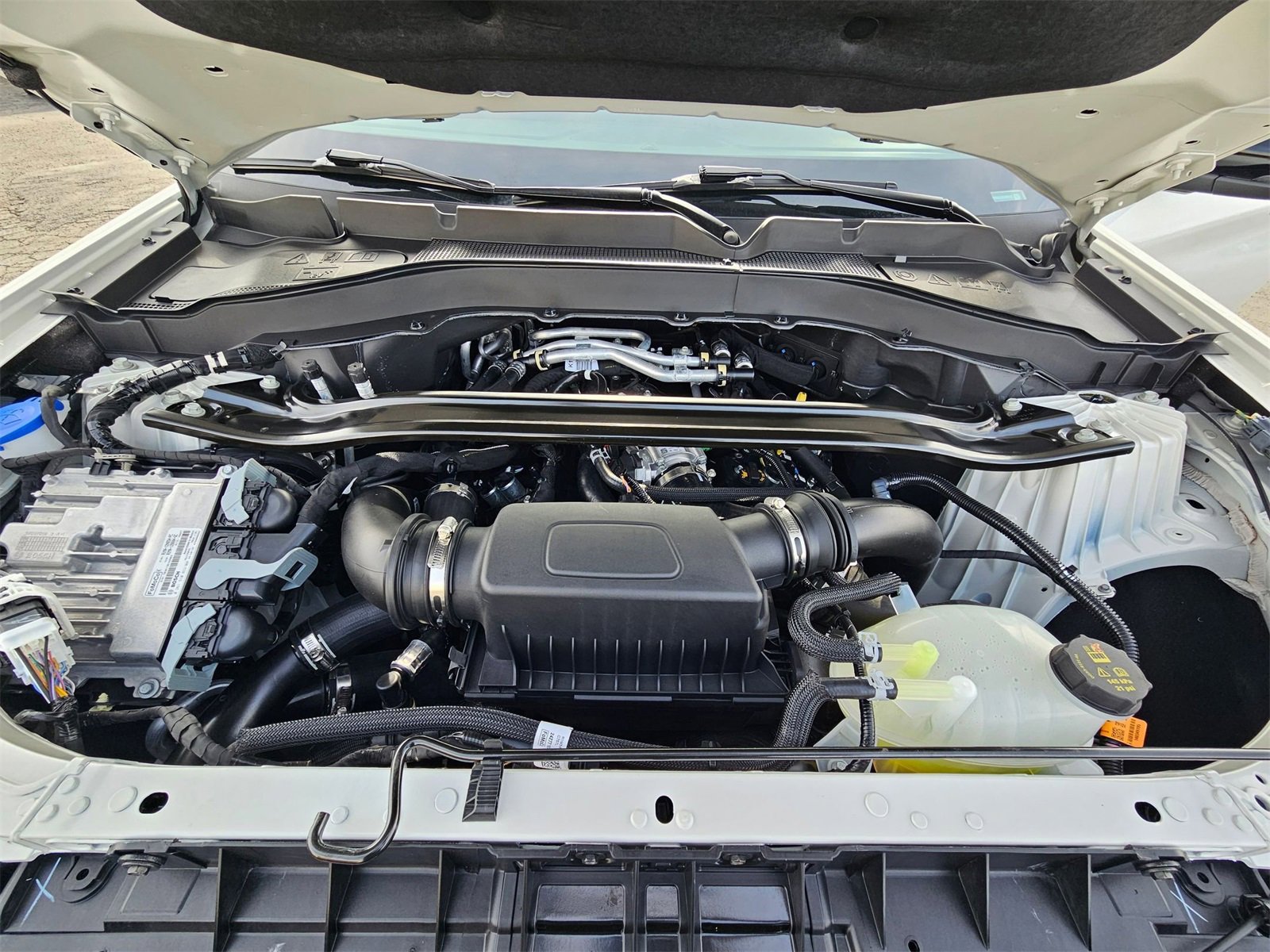 Used 2025 Ford Explorer ST image 27