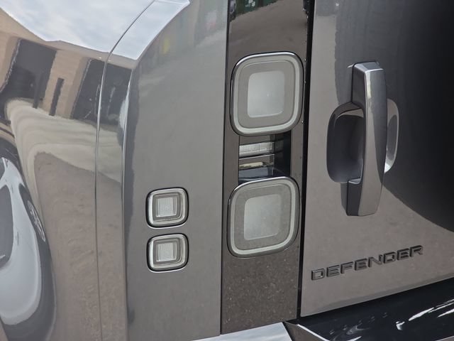 New 2026 Land Rover Defender 110 S AWD/4WD image 23