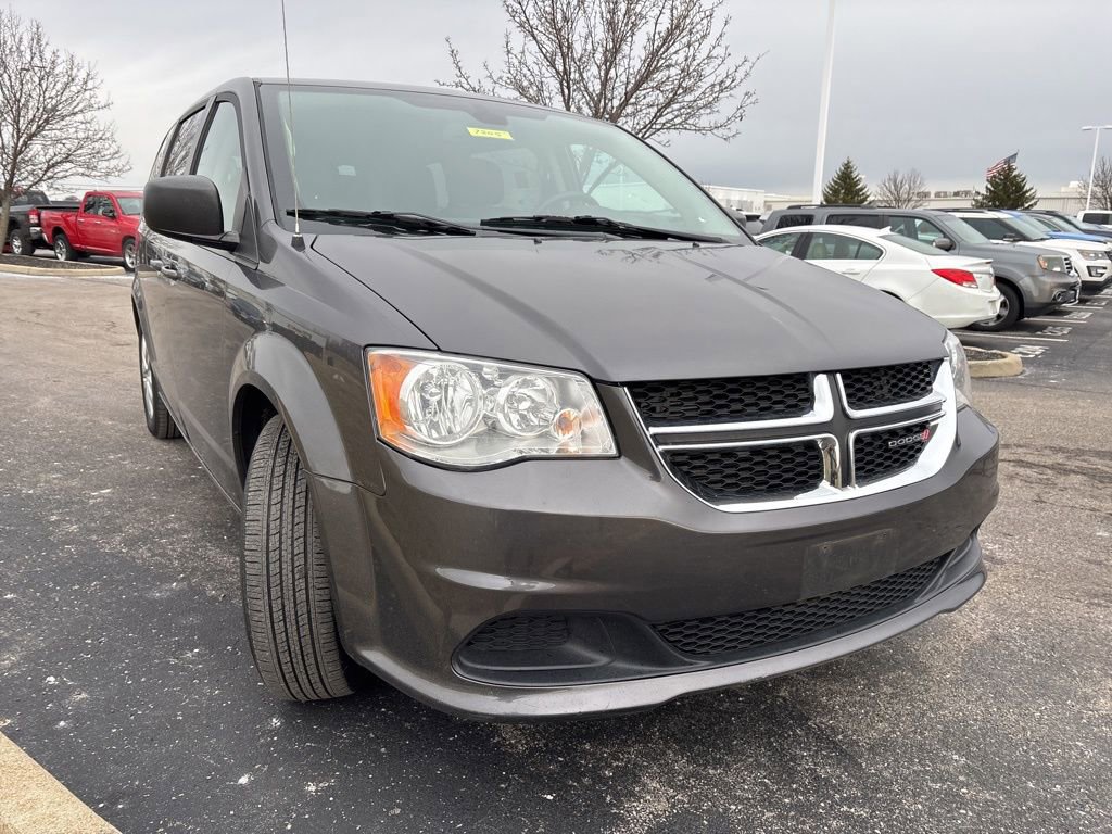 Used 2018 Dodge Grand Caravan SE w/ UConnect Hands-Free Group image 12