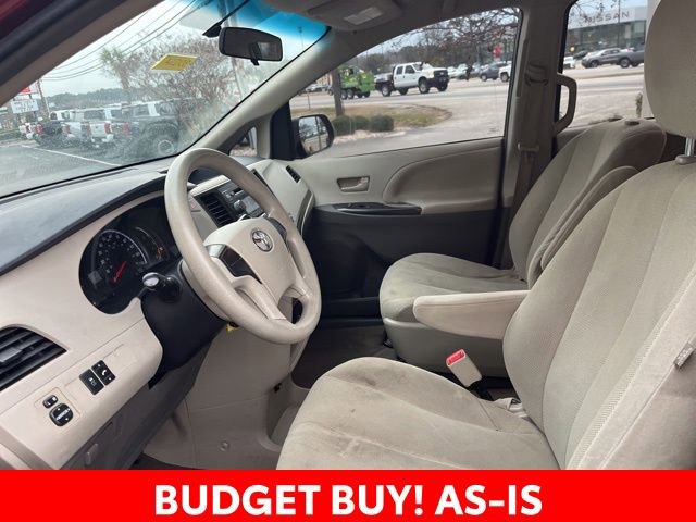 Used 2014 Toyota Sienna L image 7