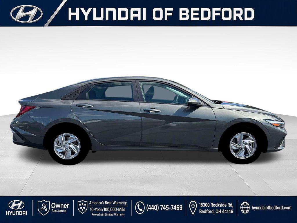New 2026 Hyundai Elantra SE FWD image 11