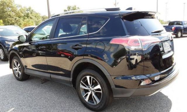 Used 2018 Toyota RAV4 XLE w/ Plus Extra Value Package image 9