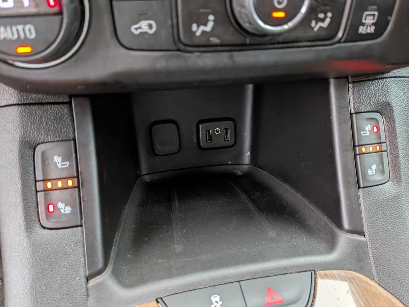 Used 2019 GMC Acadia SLE image 55