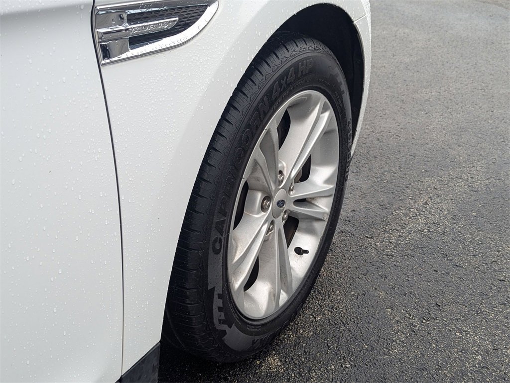Used 2018 Ford Taurus SEL image 28
