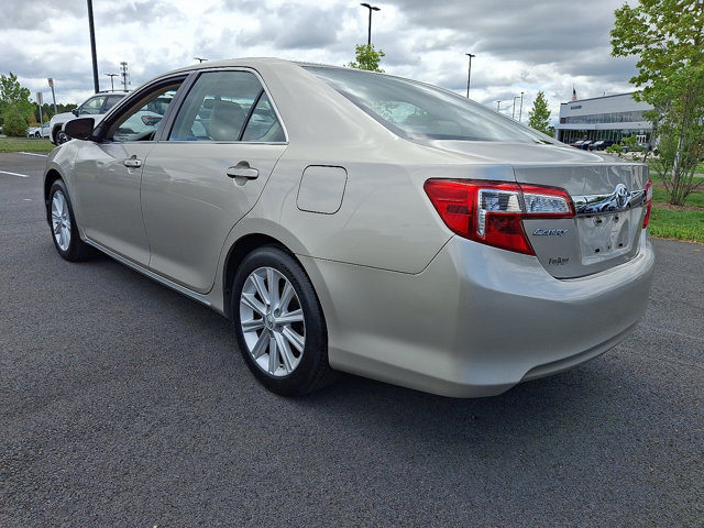 Used 2013 Toyota Camry XLE w/ Leather Pkg FWD image 5