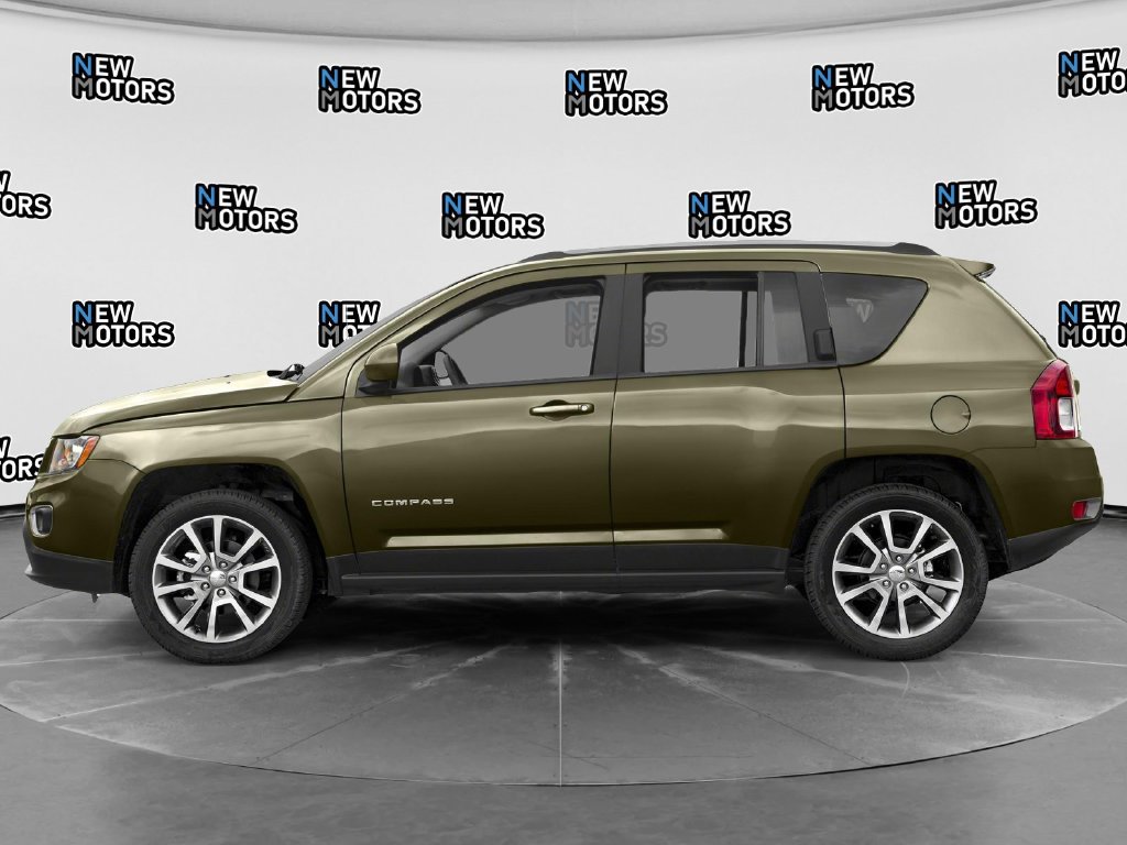 Used 2015 Jeep Compass Latitude AWD/4WD image 3