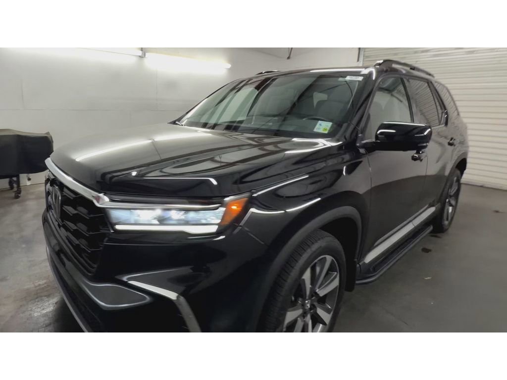 Used 2023 Honda Pilot Elite image 4