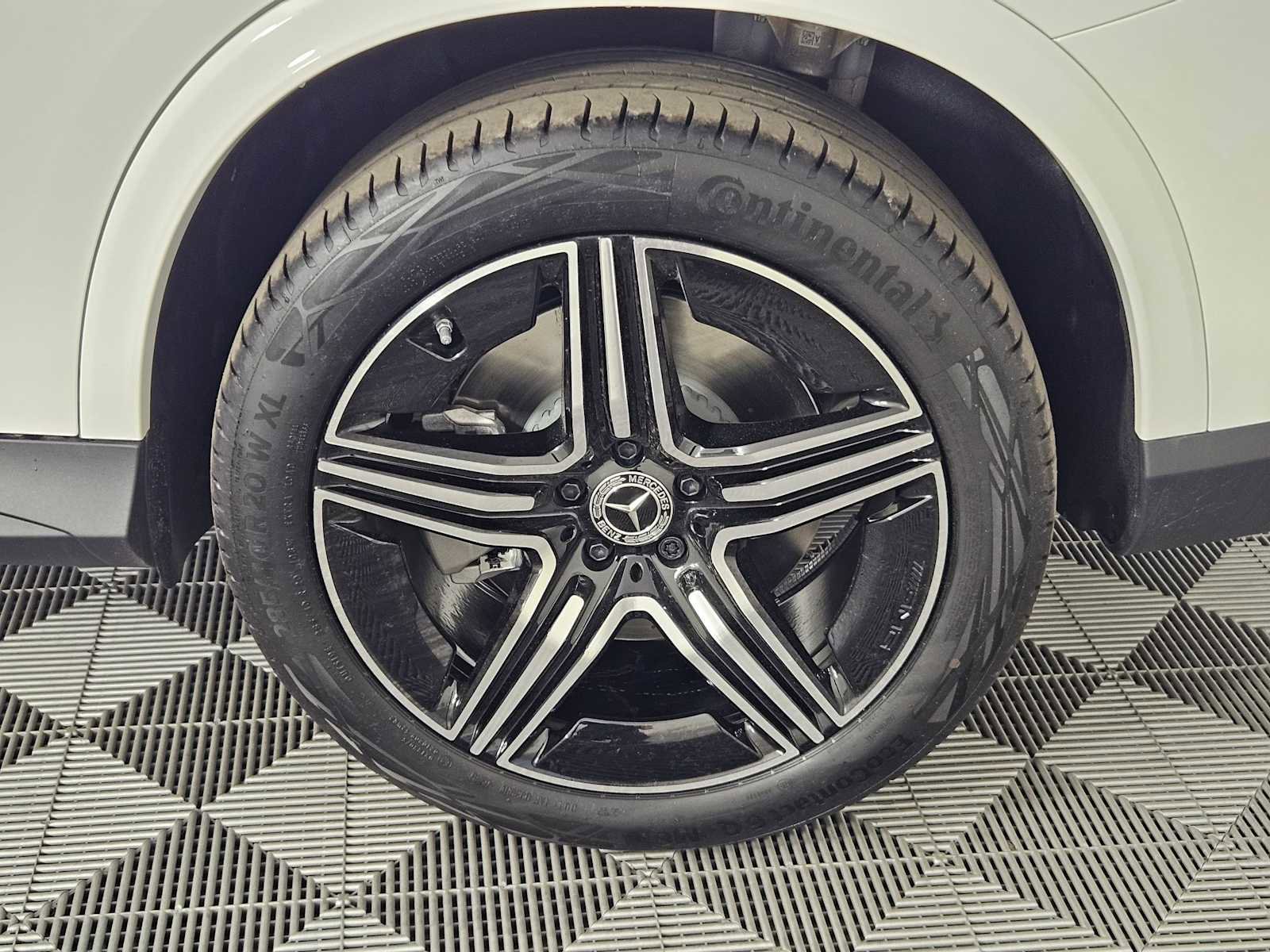 New 2025 Mercedes-Benz GLC 350e 4MATIC image 13