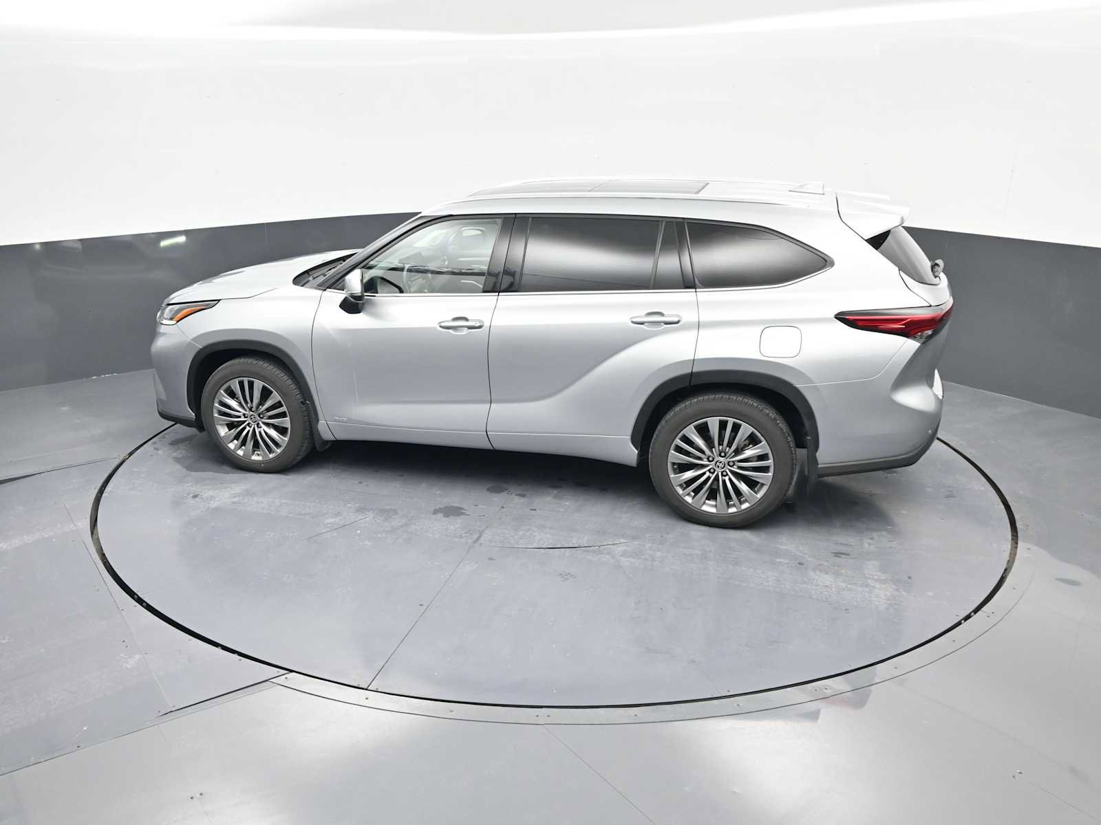 Used 2022 Toyota Highlander Platinum image 28