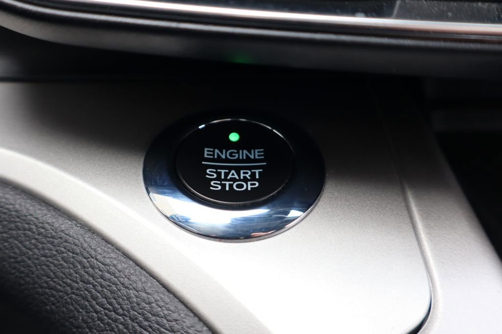 Used 2021 Ford Explorer XLT w/ Equipment Group 202A image 24