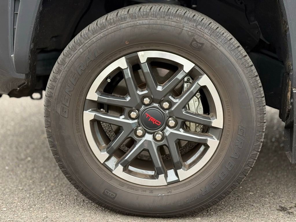Used 2024 Toyota Tacoma TRD Sport w/ TRD Sport Premium Package AWD/4WD image 9
