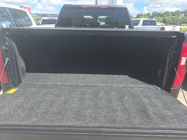 Used 2022 Chevrolet Silverado 1500 LT AWD/4WD image 10