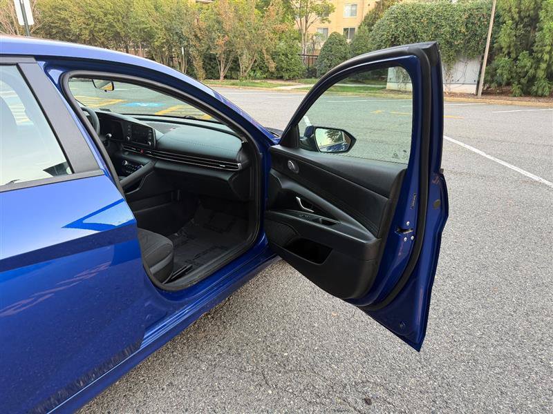 Used 2023 Hyundai Elantra SEL FWD image 19