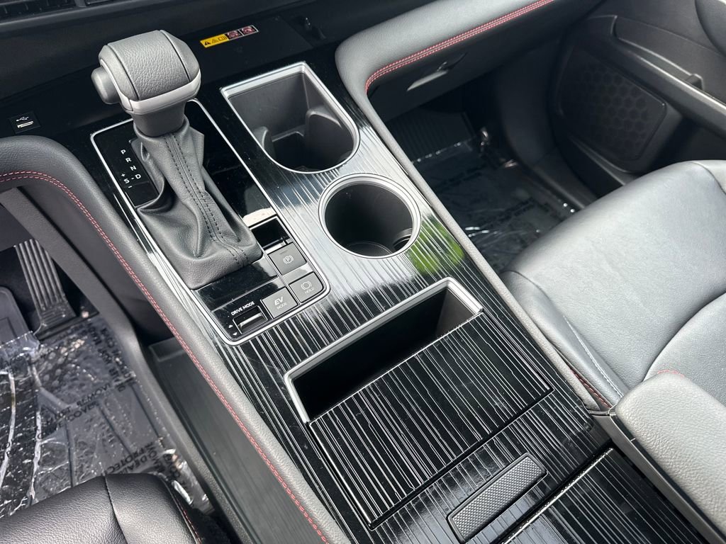 Used 2025 Toyota Sienna XSE w/ XSE Plus Package image 24