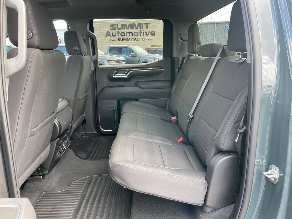 Used 2025 Chevrolet Silverado 1500 LT AWD/4WD image 9