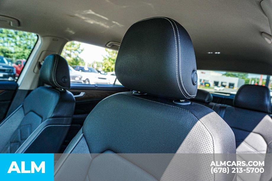 Used 2025 Volkswagen Atlas SE FWD image 17
