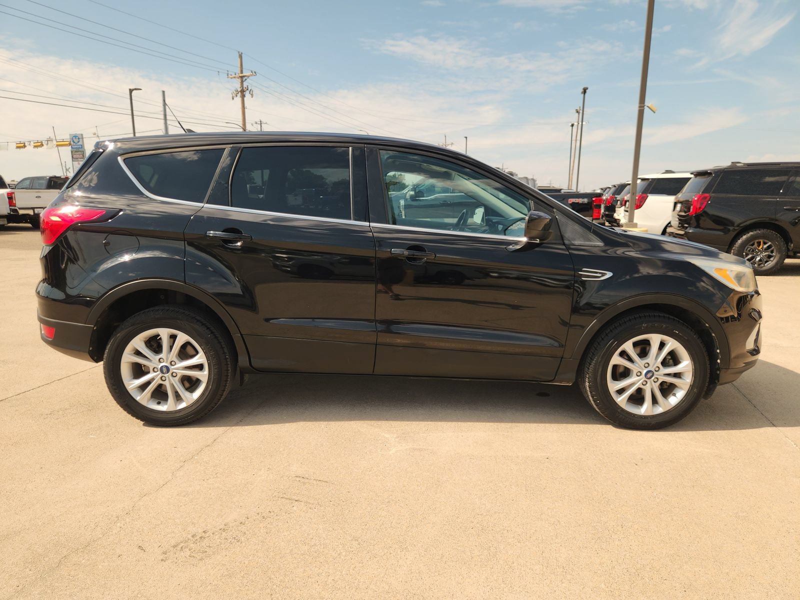Used 2019 Ford Escape SE FWD image 7