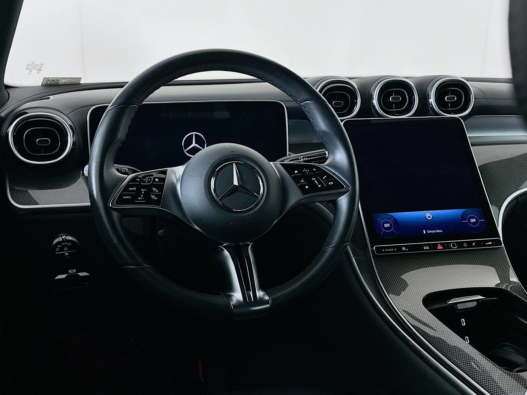 Used 2025 Mercedes-Benz GLC 300 image 18