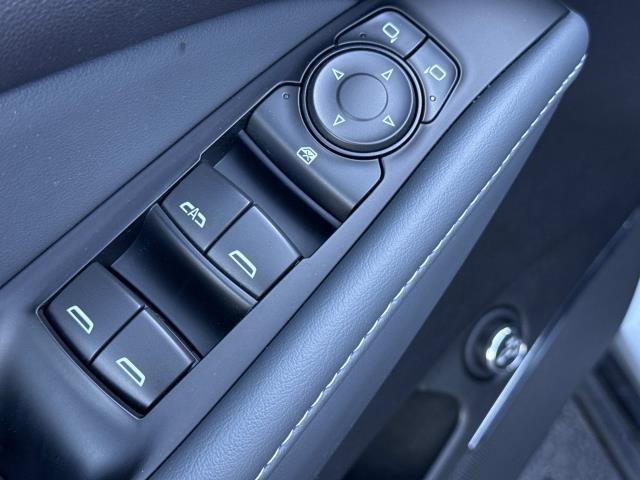 Used 2023 Buick Enclave Essence w/ Sport Touring Edition FWD image 6