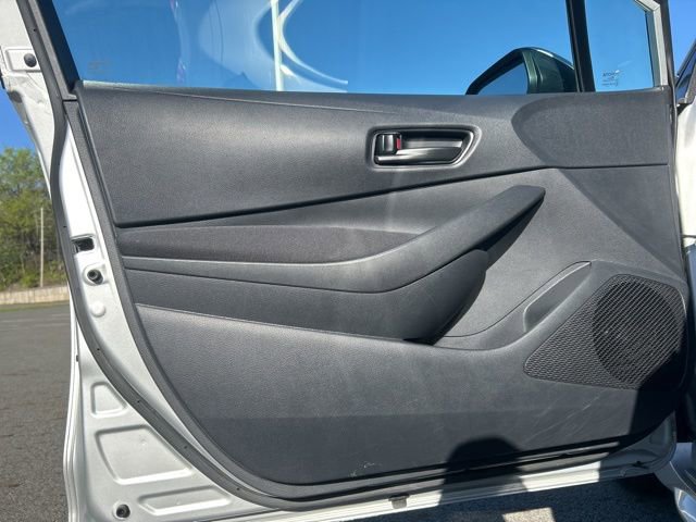 Used 2025 Toyota Corolla LE FWD image 11