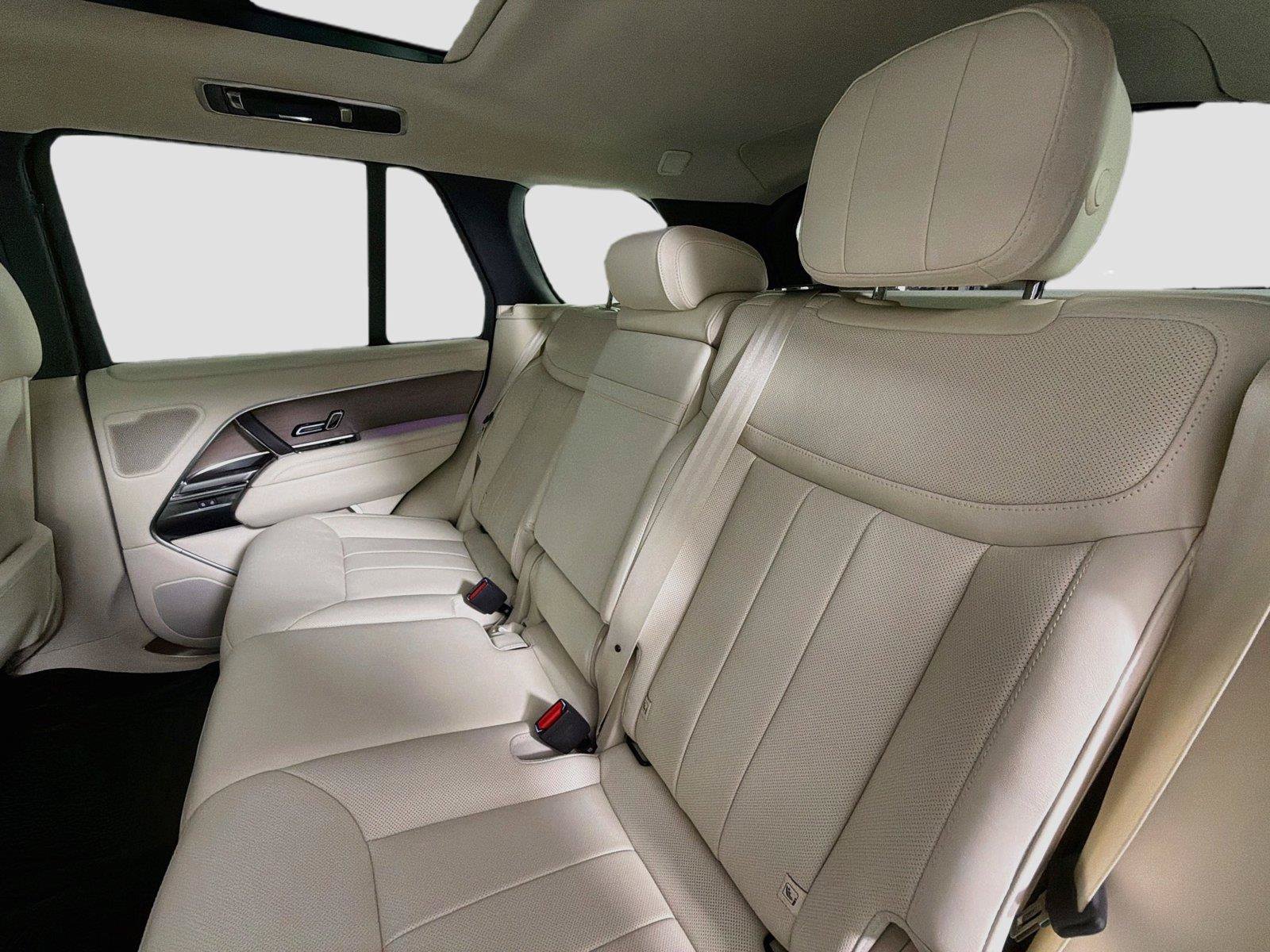 Certified 2025 Land Rover Range Rover SE AWD/4WD image 25