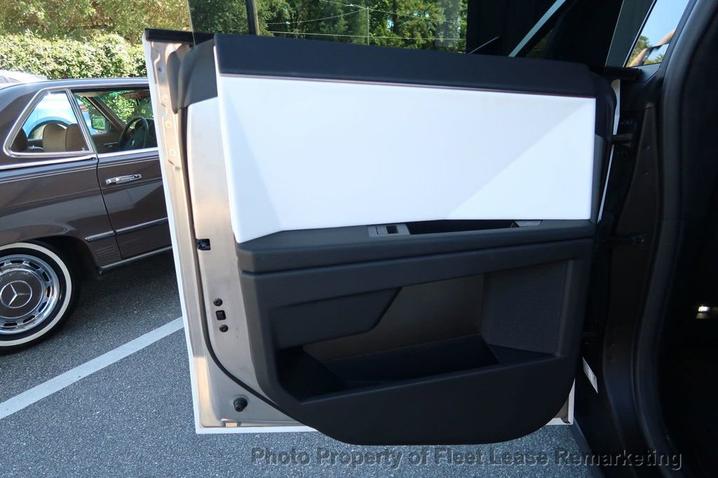 Used 2024 Tesla Cybertruck AWD Crew Cab image 18