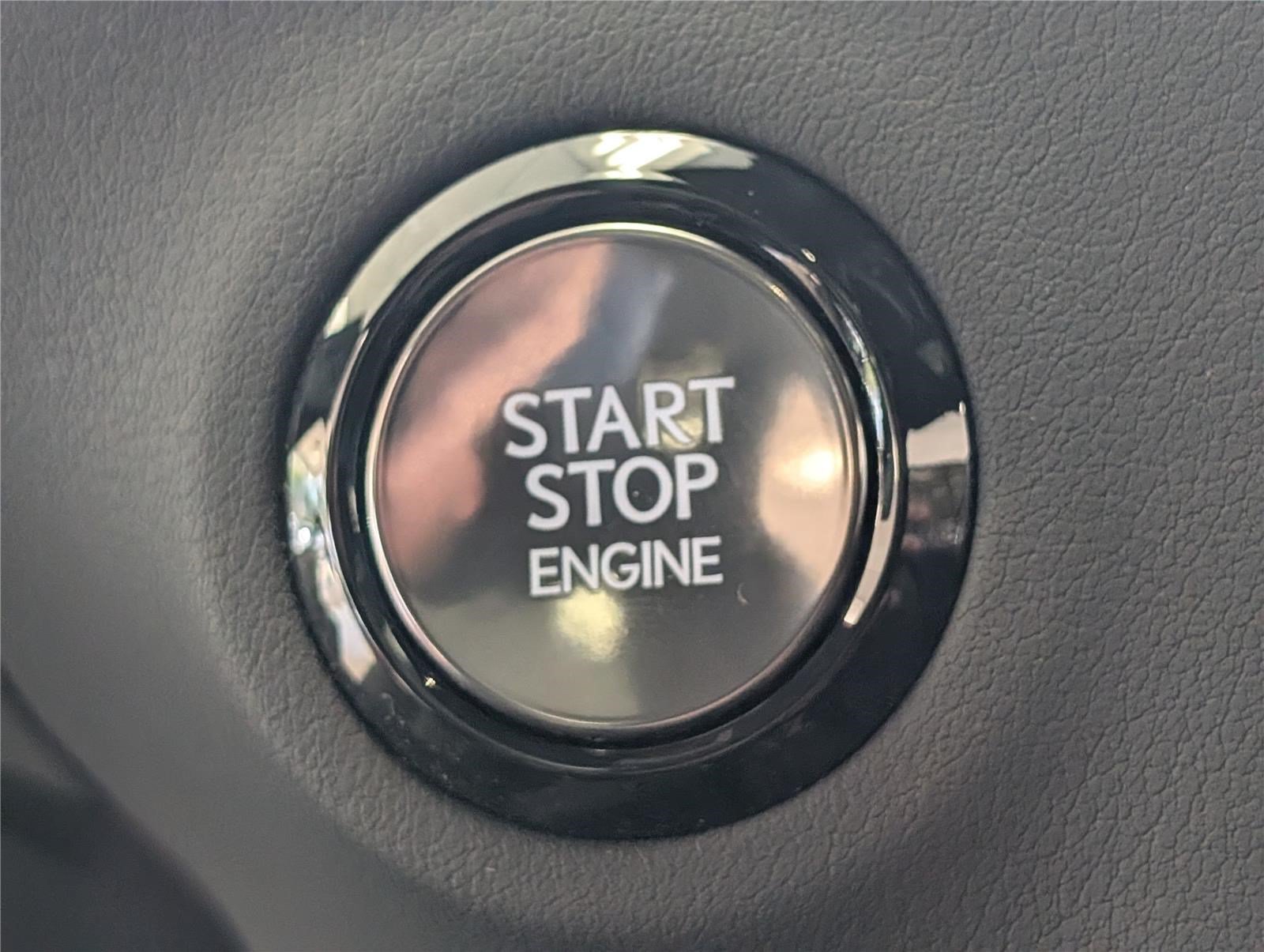 Used 2025 Lexus GX 550 w/ Accessory Package (2T) AWD/4WD image 29
