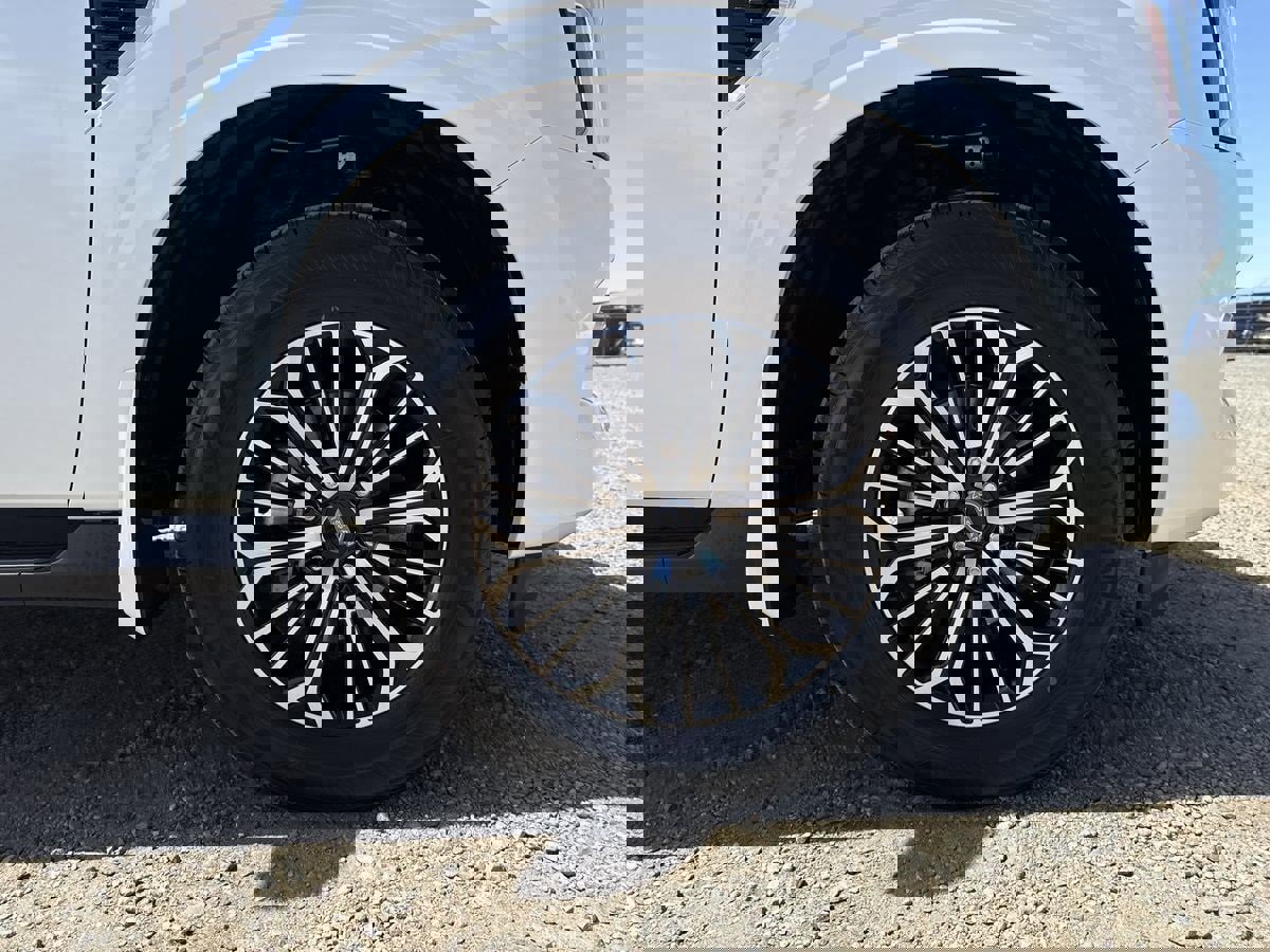 New 2026 Nissan Armada SL w/ Convenience Package image 9