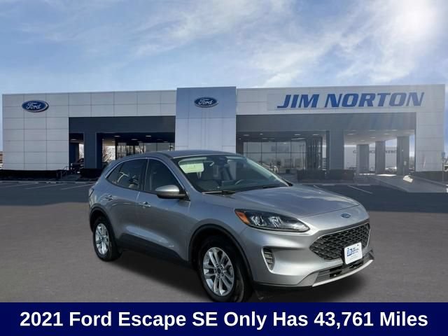 Used 2021 Ford Escape SE FWD image 1